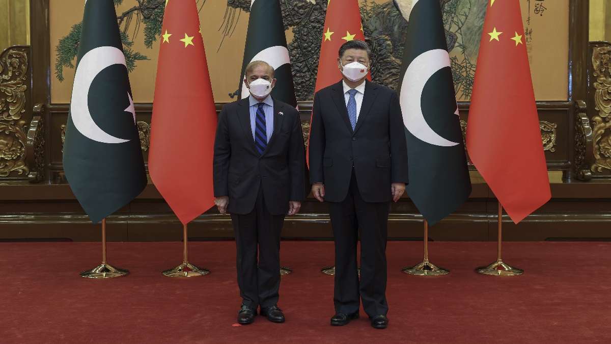 पाकिस्तान के पीएम शहबाज शरीफ ने कहा है कि चीन देश को दिवालिया होने से बचा लेगा