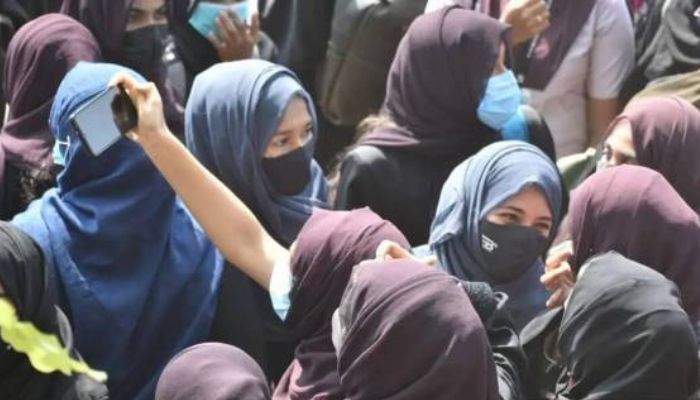 तेलंगाना: छात्रों के हिजाब पहनने पर आपत्ति जताने और वर्दी नियमों का उल्लंघन करने पर स्कूल पर मामला दर्ज किया गया