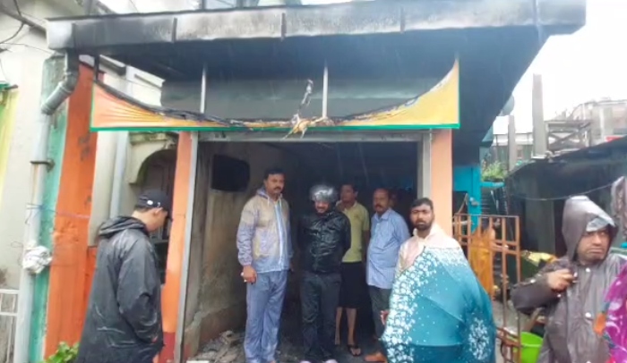 पश्चिम बंगाल: सिलीगुड़ी में अज्ञात बदमाशों ने बीजेपी कार्यालय में आग लगा दी