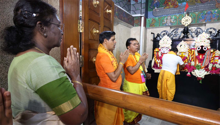 'प्रचार से स्तब्ध: भगवान जगन्नाथ मंदिर सचिव ने राष्ट्रपति मुर्मू के खिलाफ भेदभाव के आरोपों को खारिज किया।  उन्होंने ऑपइंडिया को यही बताया