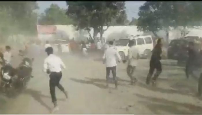 सेल्फी को लेकर बृजभूषण शरण सिंह के समर्थकों में मारपीट, कांग्रेस समर्थकों ने बताया उन पर हमला
