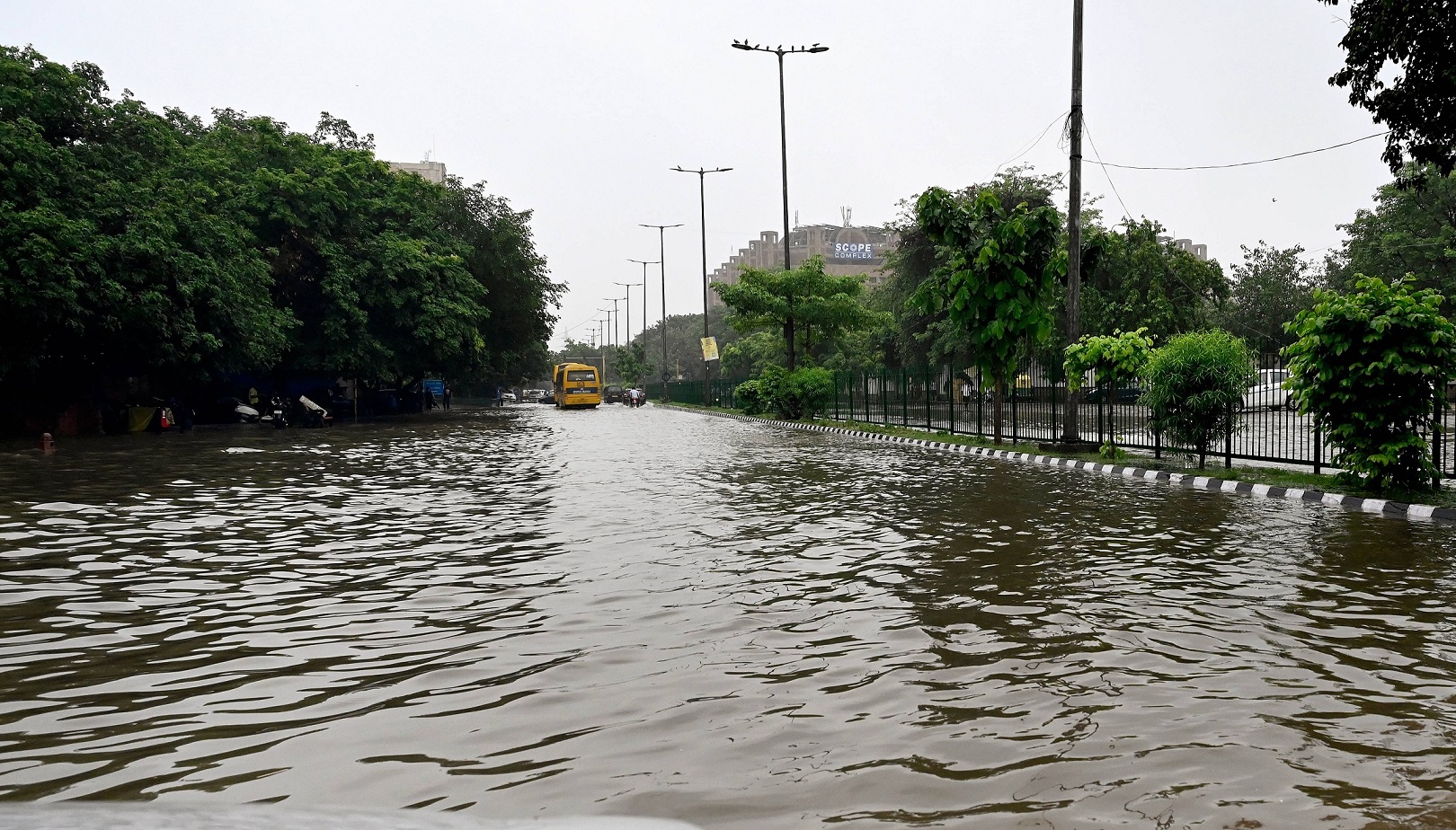 एनडीएमसी ने बाढ़ के कारण अधिकारियों को चाणक्यपुरी को खाली करने की सलाह दी