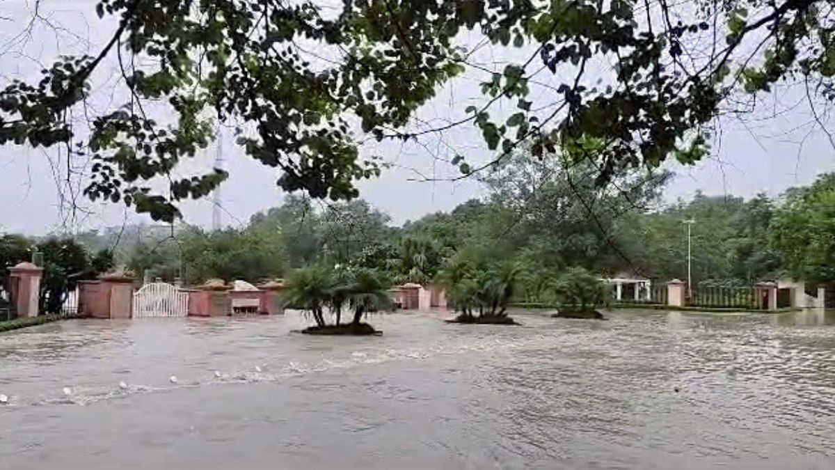 दिल्ली बाढ़: मुकुंदपुर में तीन किशोर लड़के डूबे