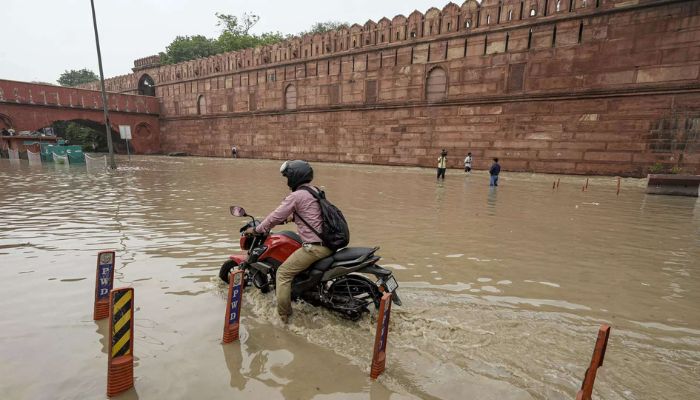 दिल्ली बाढ़: सेना ने आईटीओ पर यमुना में दरार को ठीक किया, राजधानी से पानी कम हुआ