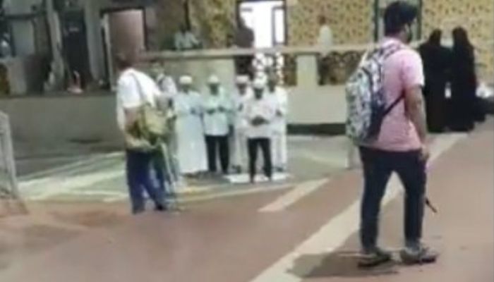 पनवेल स्टेशन पर मुसलमानों ने नमाज अदा की, मनसे ने महाआरती का आह्वान किया