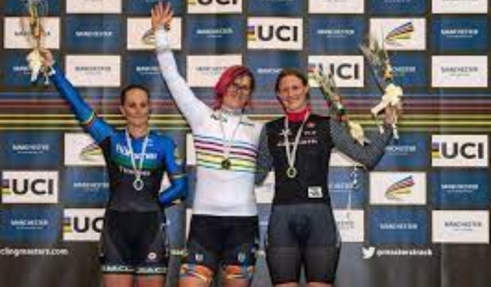 यूसीआई ट्रांस महिलाओं को सभी साइक्लिंग स्पर्धाओं में महिला वर्ग में भाग लेने से रोकता है
