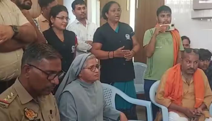 Convent School in Bareilly cuts Rakhis of Hindu students, apologises
