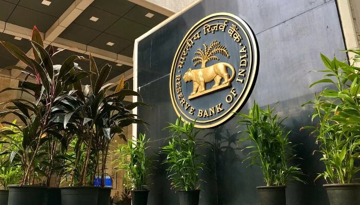 No increase in EMIs as RBI keeps the repo rate unchanged at 6.5